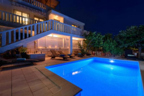 Holiday Home Bonanzza